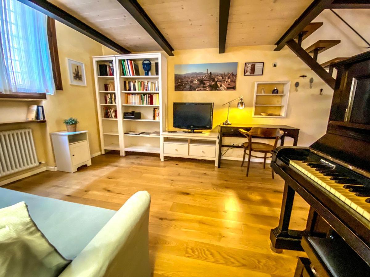 The Pianist S House In The Heart Of Bologna Lägenhet Exteriör bild