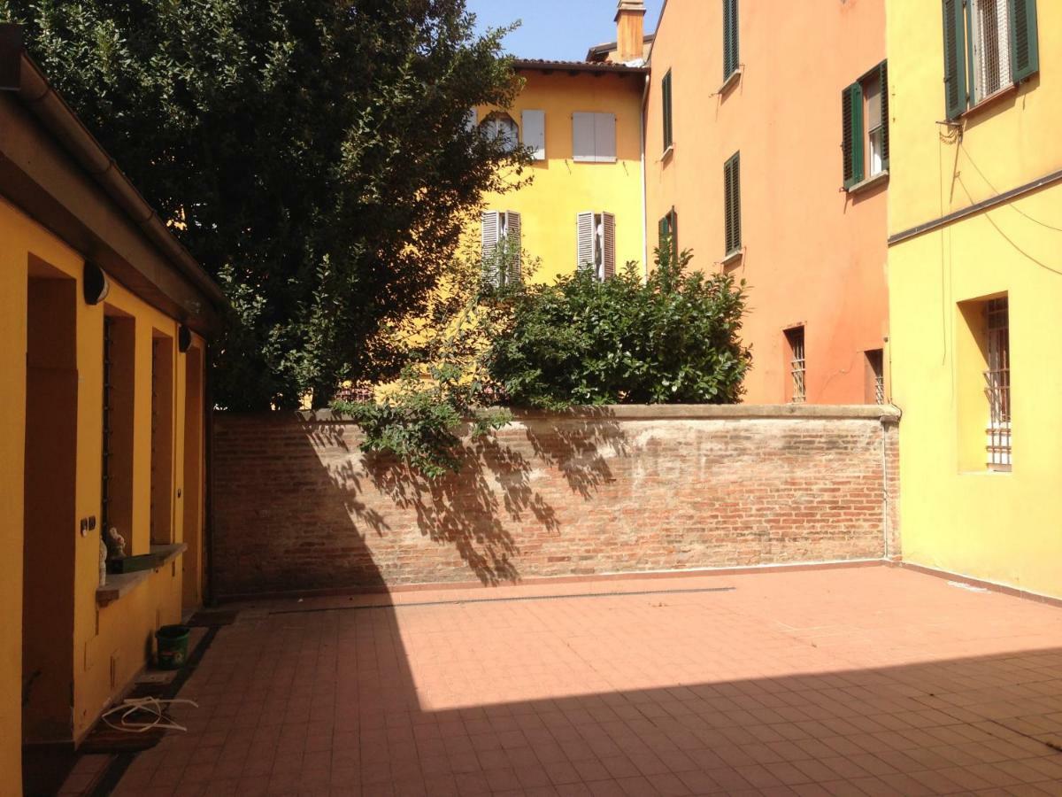The Pianist S House In The Heart Of Bologna Lägenhet Exteriör bild